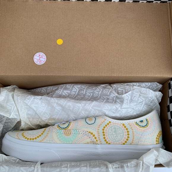 VANS UV ACTIVATED Family Authentic Uv Ink Mosaic Unisex Sz Men’s 7.5 Women’s 9 - Picture 4 of 15